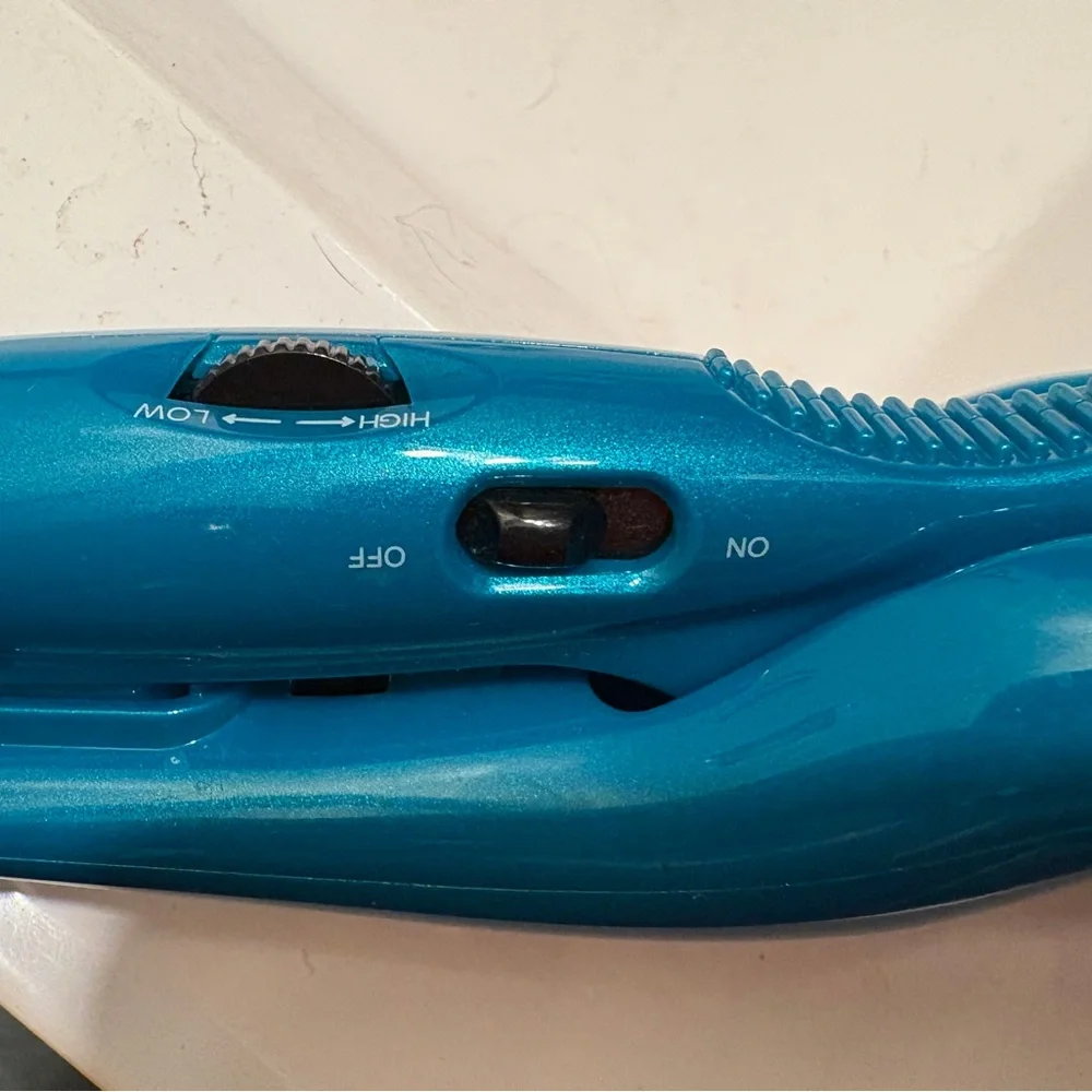 BedHead Wave Artist in Teal and Silver - Picture 4 of 4